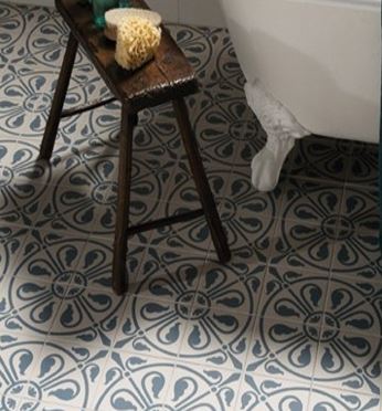 Un carrelage à motifs dans votre salon